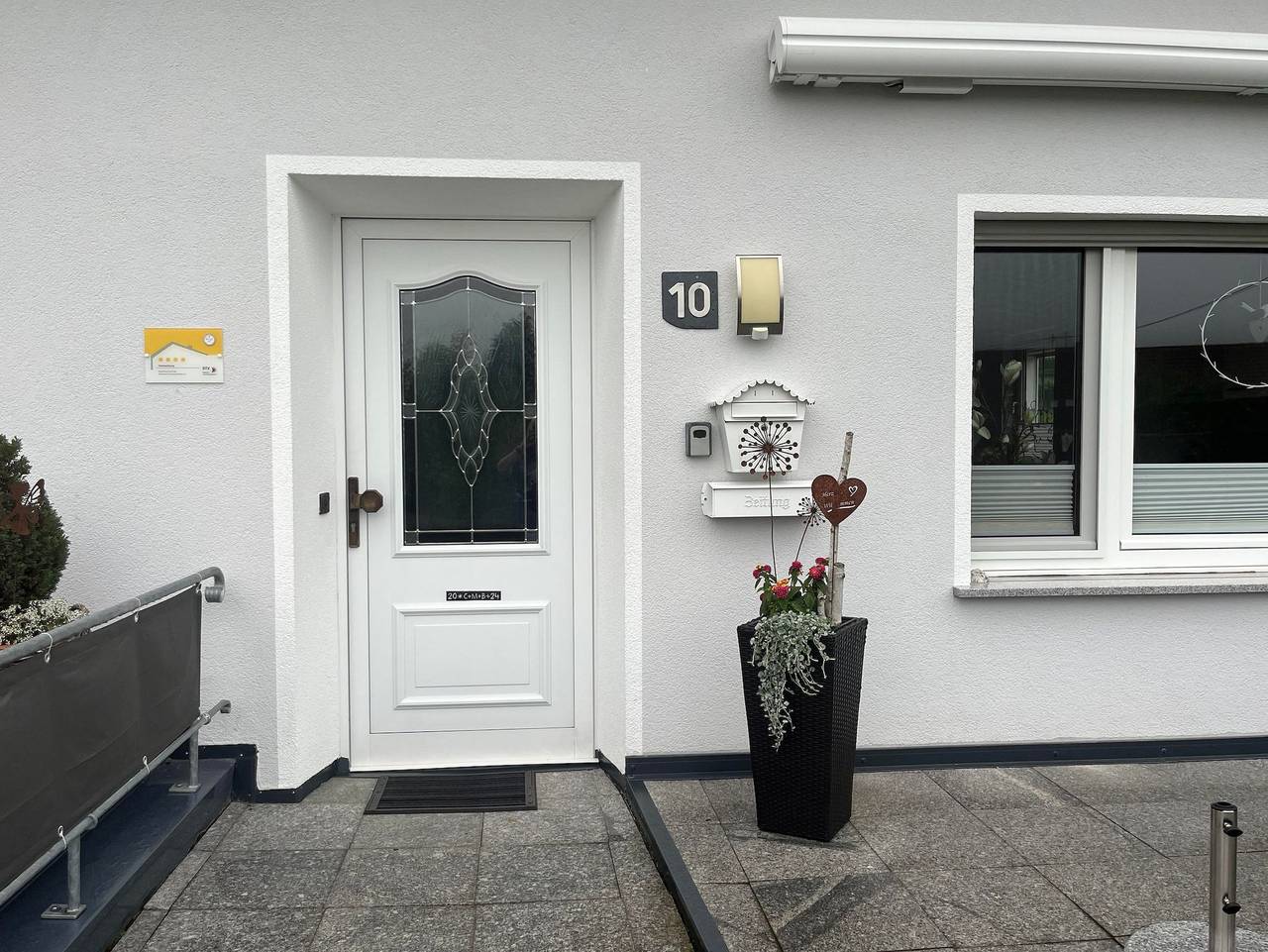 Ganze Ferienwohnung, Ferienwohnung Thönnes - 2-Bett-Ferienwohnung Dusche/Wc, 1 Schlafraum in Oberstadtfeld, Vulkaneifel