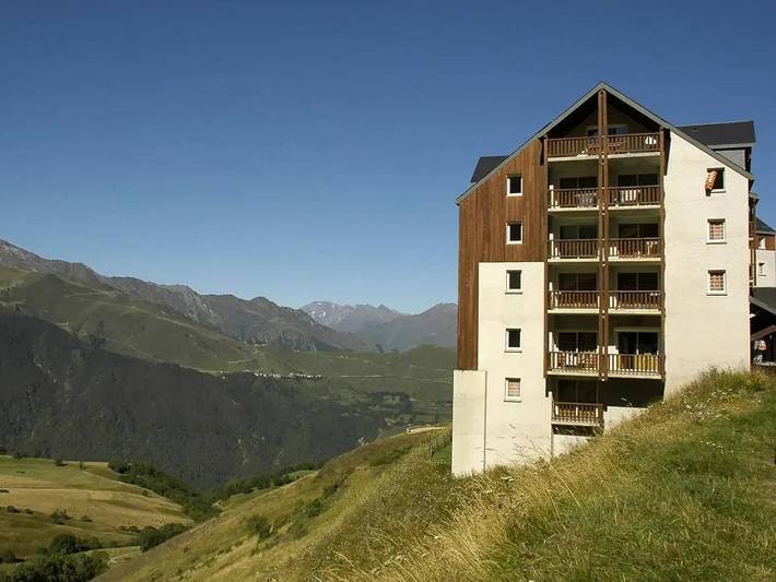 Camping pour 4 personnes, avec sauna, animaux acceptés dans les Hautes-Pyrénées