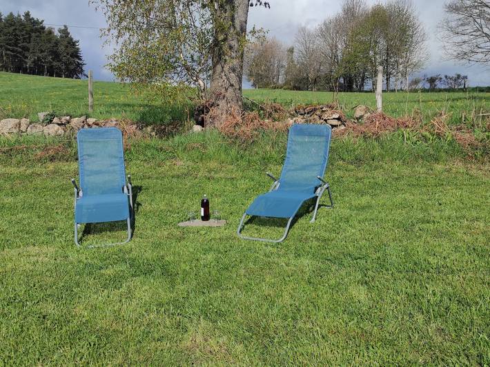 Gîte pour 6 personnes, avec jardin à Saint-Jeures