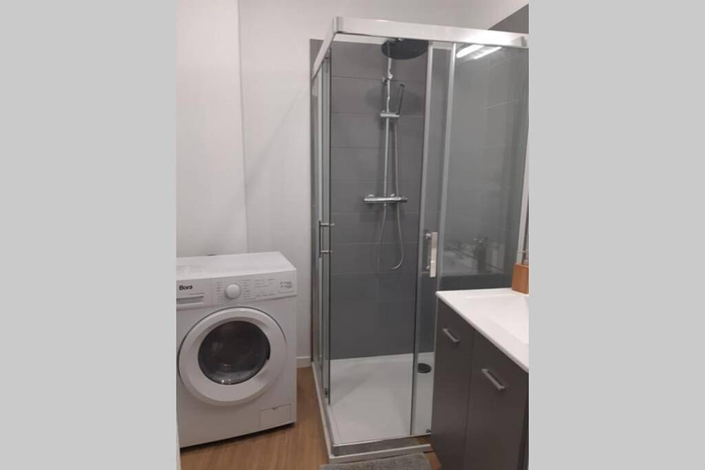 Appartement entier, One-Bedroom Apartment in Saint-Philibert-de-la-Lézarde, Région du Havre