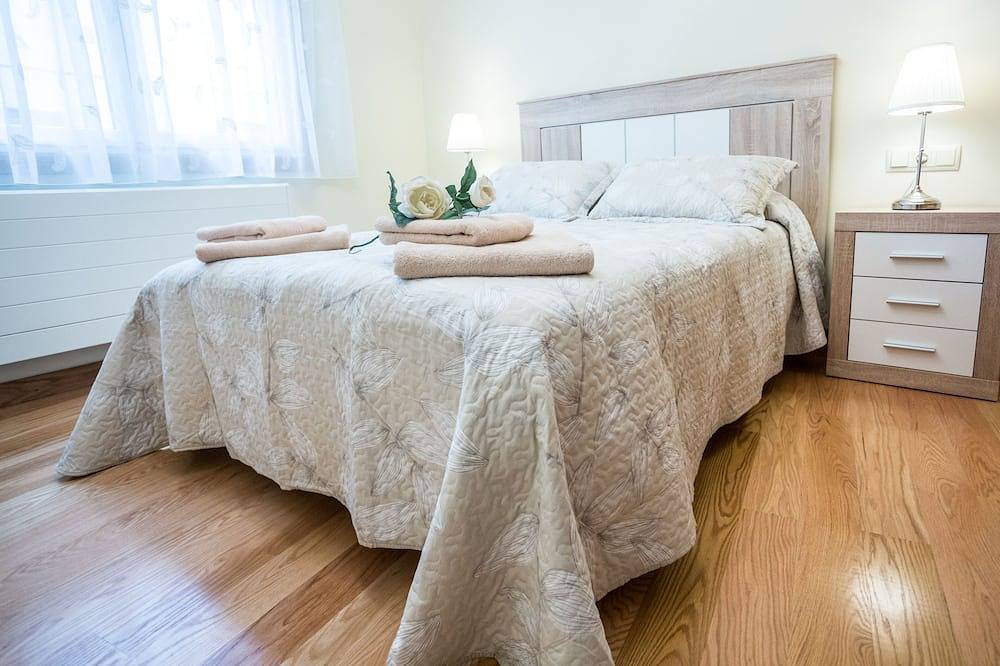 Entire apartment, Casa Goros Suite in Melide, La Coruña Province
