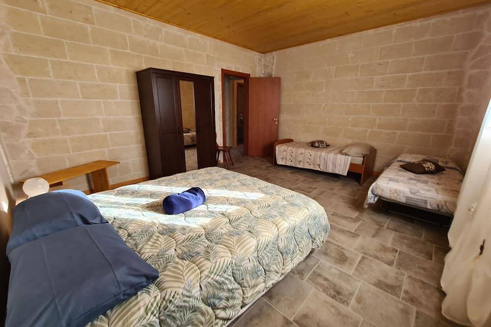 Belle villa près de Torre Ovo, à 800 mètres de la mer. in Torricella, Golfe de Tarente