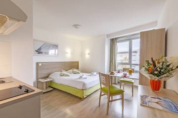 Gîte pour 2 personnes, avec piscine dans Port des Minimes