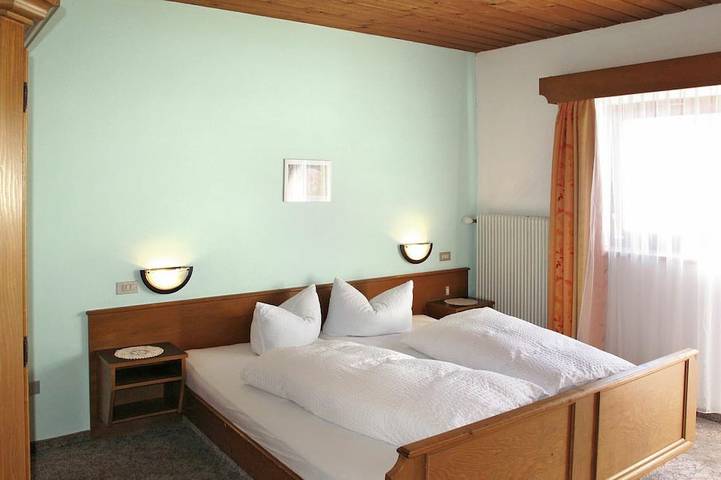 Ganze Wohnung, Herrliche Wohnung für 6 Gäste mit  W-Lan, TV, Balkon und Haustiere erlaubt in St. Valentin auf der Haide, Graun