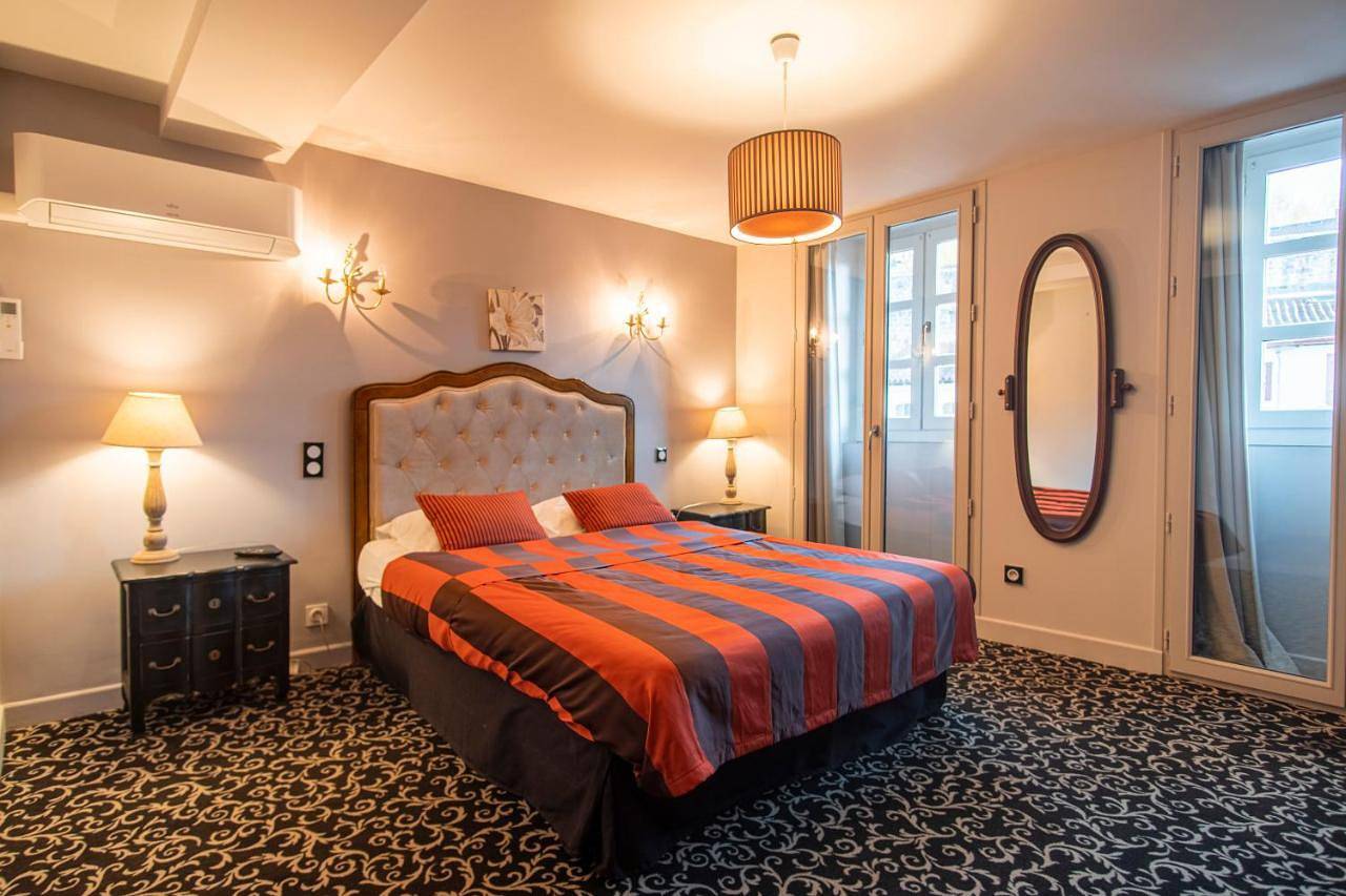 Single Room with Bathroom in Saint-Jean-Pied-de-Port, Région de Bayonne