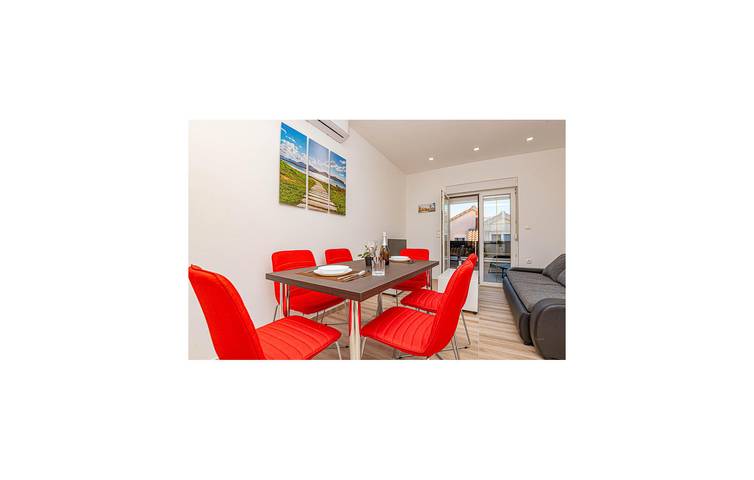 Ferienwohnung für 4 Personen, mit Terrasse und Garten in Sibenik - 4