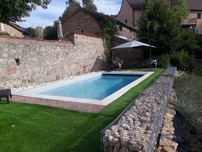 Gîte pour 4 personnes, avec terrasse ainsi que jardin et piscine dans La Vineuse sur Fregande - 2