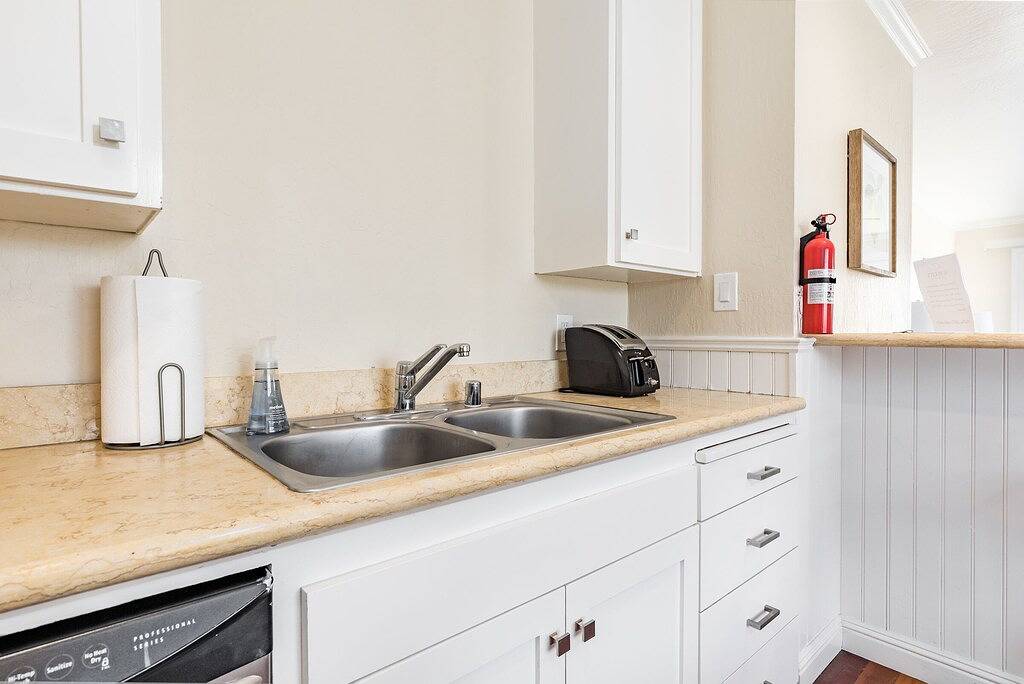 Ganze Wohnung, Dog-Ok at Capitola Vista #4 in Capitola, Santa Cruz County