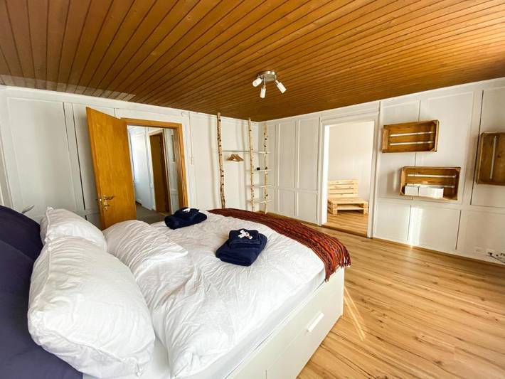 Ferienwohnung für 2 Personen, mit Terrasse und Whirlpool sowie Garten und Ausblick