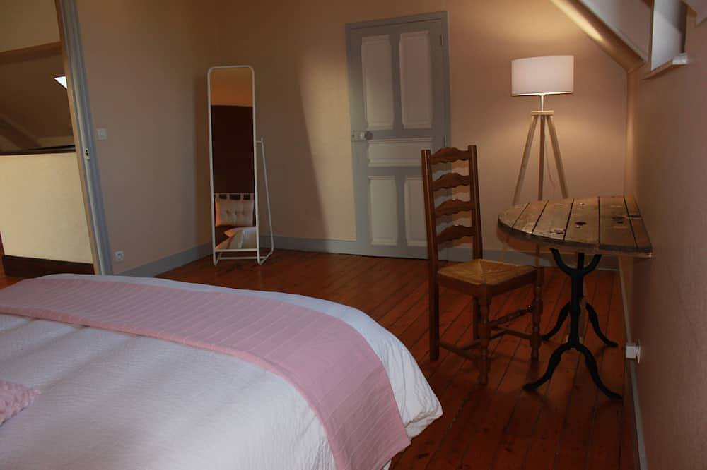 Gîte de grande capacité avec piscine privée, couverte et chauffée, bain nordique in Monthois, Ardennes