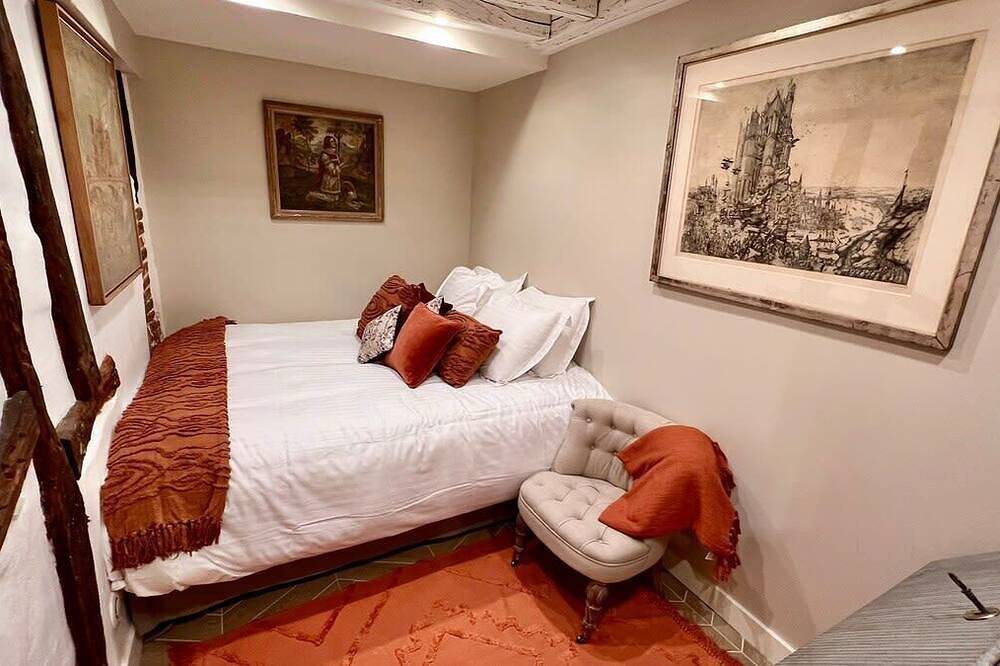 Entire apartment, Serenity :  Meditation at Notre - Dame — Ac in Paris, Ile de France
