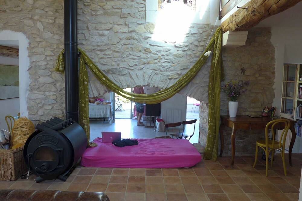 Terrific 3-bedroom Mas  near Uzes in charming Vézénobres awaits you. in Vézénobres, Alès region