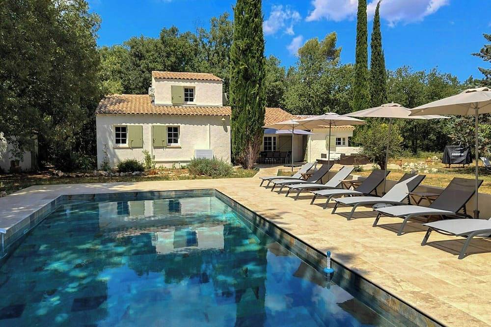 Villa auf einem Hektar schattigem Grundstück in der Provence Verte in Nans-les-Pins, Brignoles Region