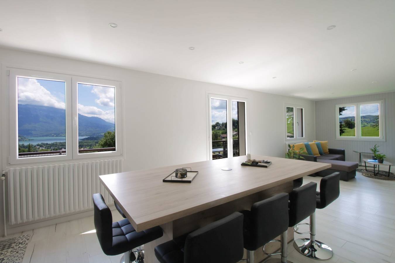 Comfortable Chalet - View of Lake Aiguebelette in Nances, Chambéry region