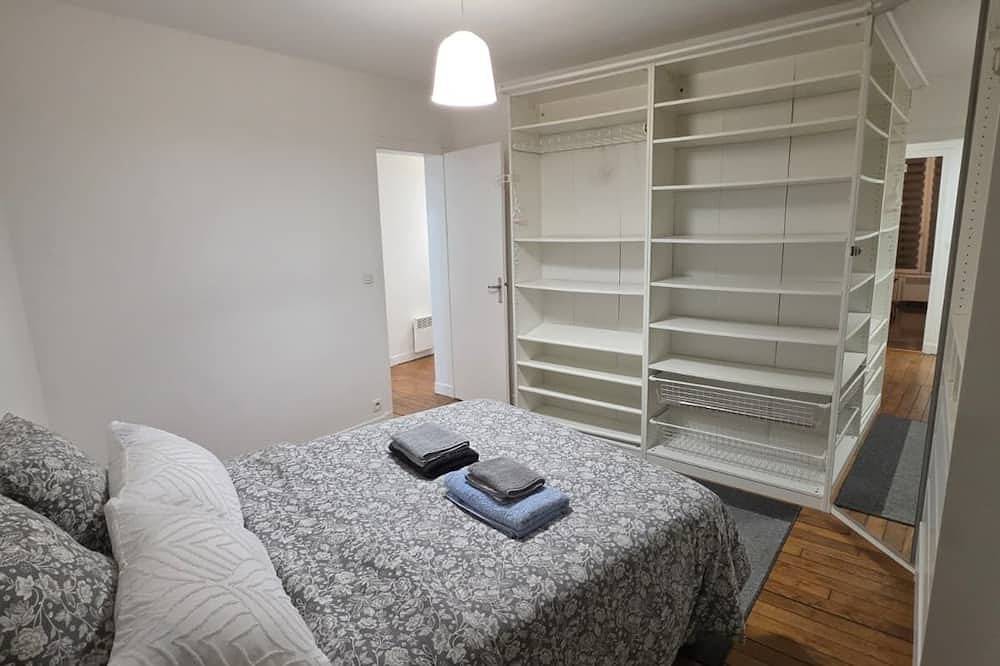 Apartamento entero, Beautiful 2-Bedroom Apartment At La Poste, 22 Av. Jean Jaures in Drancy, Sena-Saint Denis