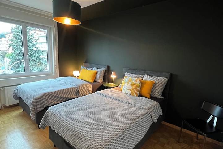 Ganze Wohnung, Large penthouse apartment with lake view in Neuchâtel, Lake Neuchâtel