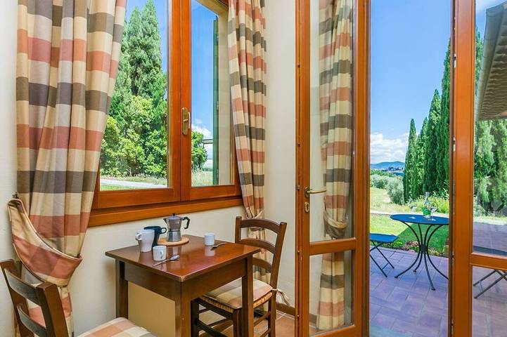 Agriturismo per 4 persone, con giardino e piscina in Cerreto Guidi