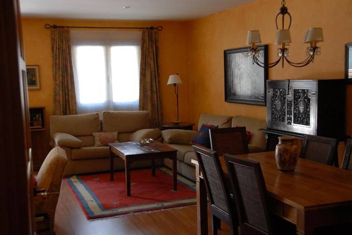 Location de vacances pour 11 personnes, avec Balcon et Terrasse ainsi que Jardin et Piscine à Benasque - 4