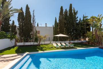 Villa in Santa Eulària des Riu, East Ibiza für 8 