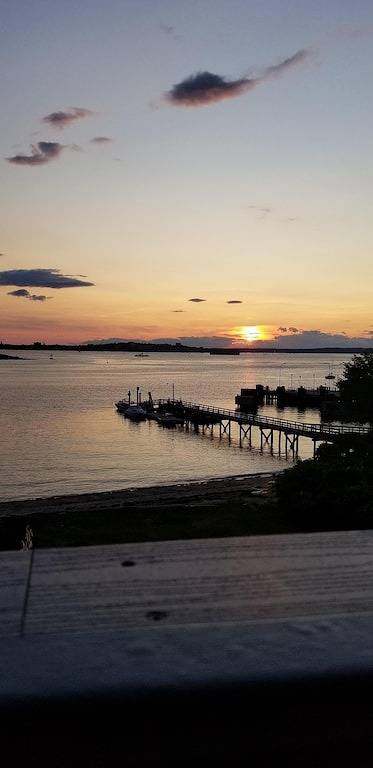 Vacation rental for 8 people, with yard in Portland (ME)