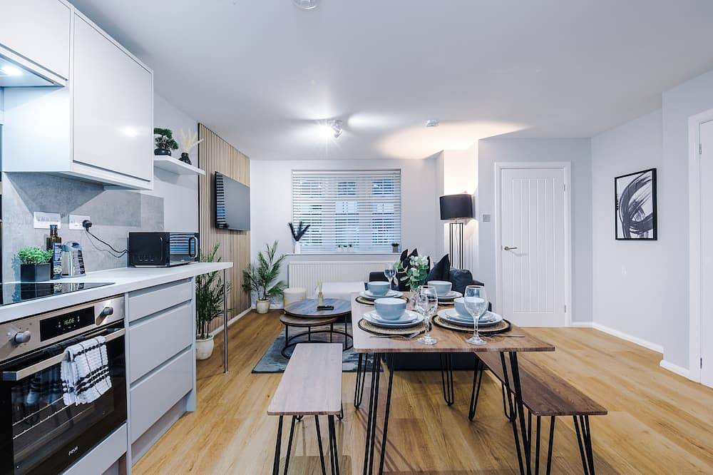 Stockport | Parking | Sleeps 5 in Stockport, Greater Manchester