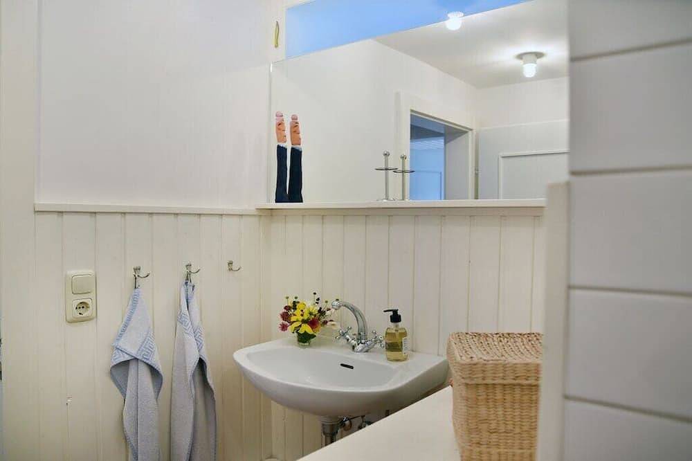 Ganze Wohnung, Ferienwohnung mit 1 Schlafzimmer in Nußdorf am Attersee, Attergau