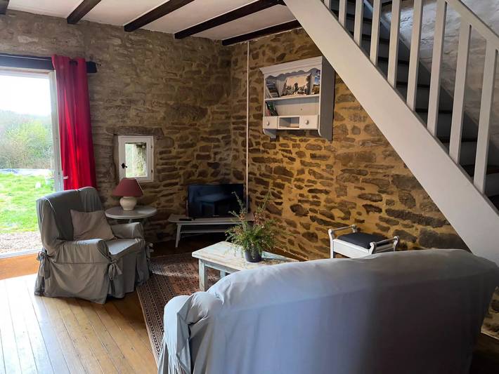 Location de vacances pour 2 personnes, avec piscine et jardin à Plounérin - 2