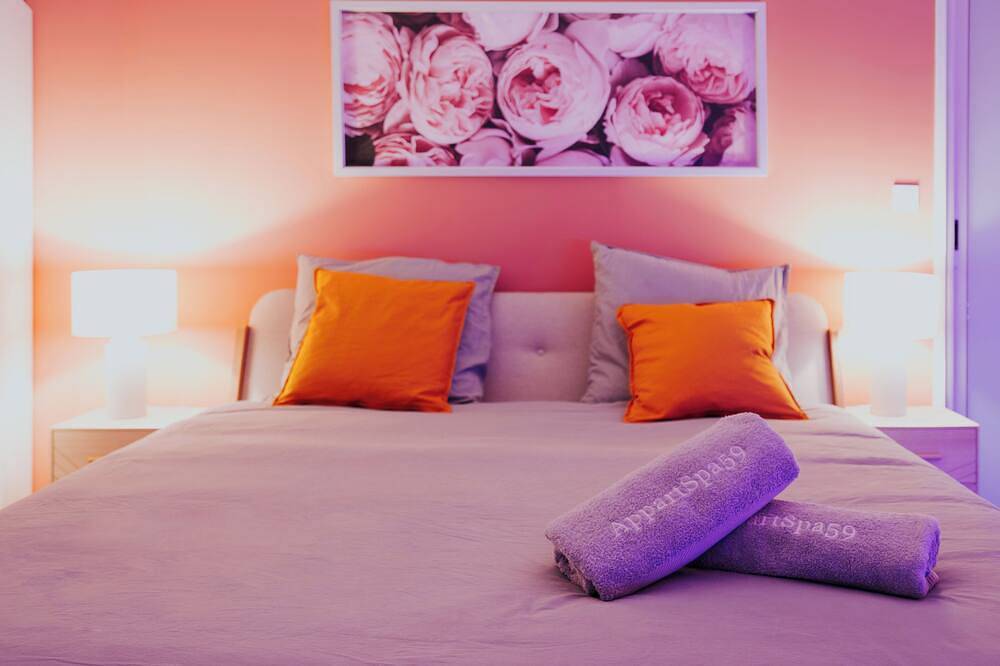 Entire apartment, Appartspa59: Suite Tentation Balnéo Sauna (Secret Room optional) in Valenciennes, Valenciennes region