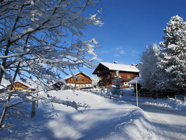 Ferienhaus für 5 Personen, mit Balkon und Terrasse sowie Garten und Pool