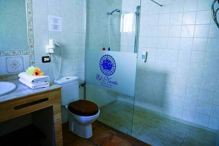 Hotel para 2 personas, con vistas además de jardín y piscina en Guía de Isora - 3