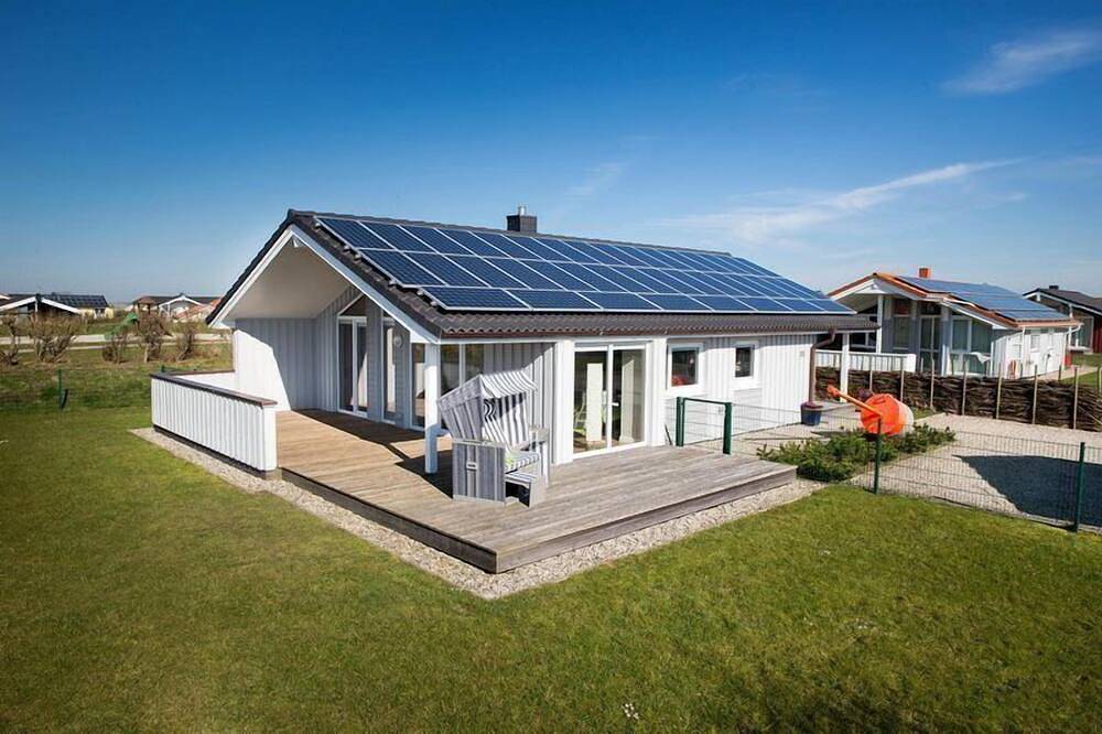 Großzügiges ****-Ferienhaus, mit Whirlpool,  Sauna & Garten am nahen Seedeich in Wesselburenerkoog, Dithmarschen