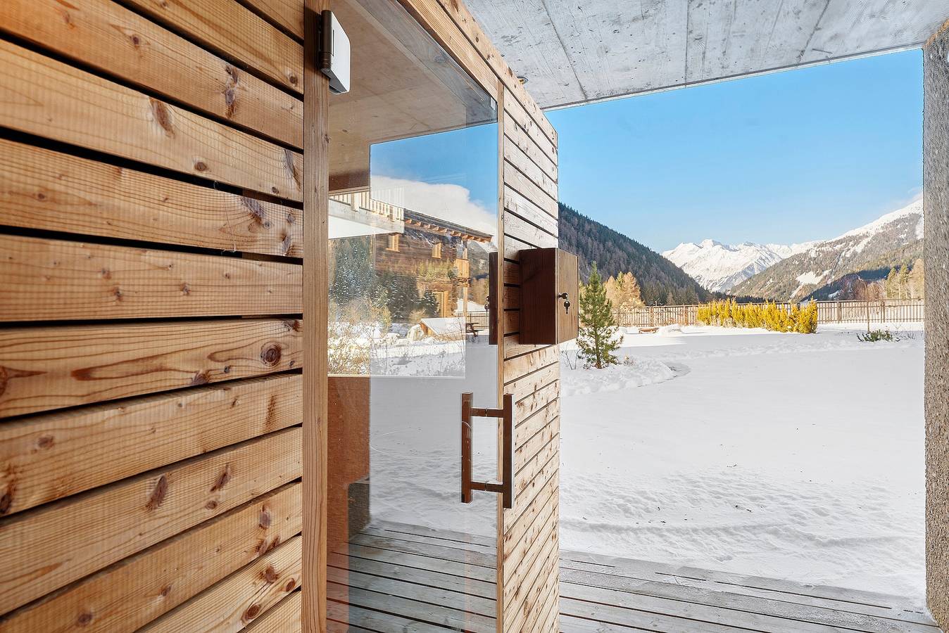 Chalet 'Zu Wosser' mit Bergblick, privater Terrasse und Garten in St. Leonhard in Passeier, Sarntaler Alpen