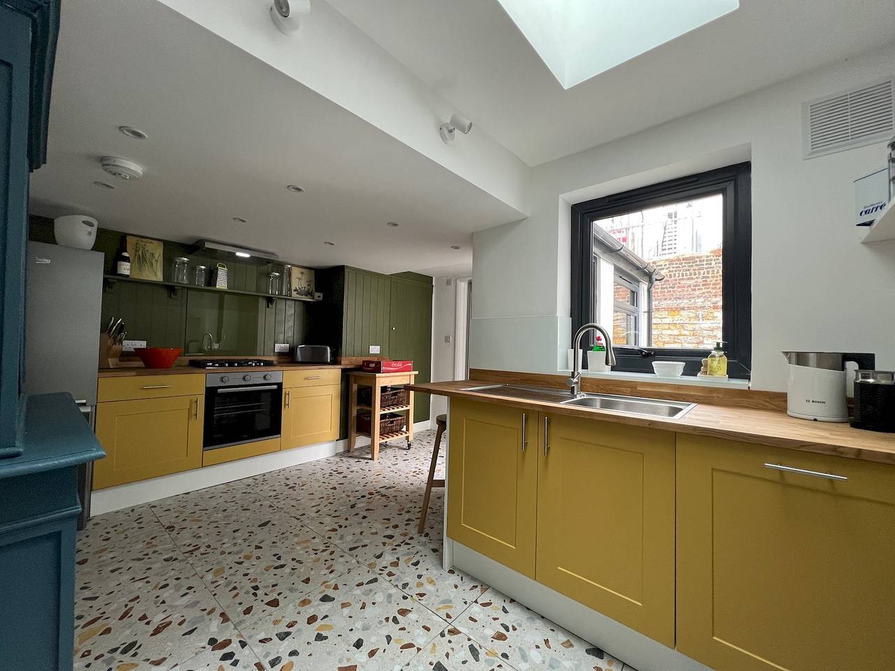 Sea Haven  Stylish Beach Oasis - Pass the Keys in Hastings, Sussex Oriental