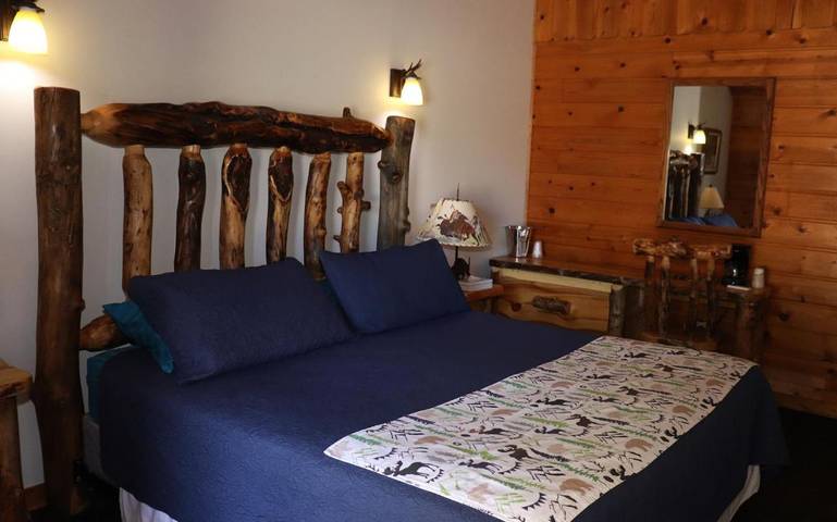 Station pour 2 personnes, avec jacuzzi ainsi que piscine et terrasse à Wapiti - 2