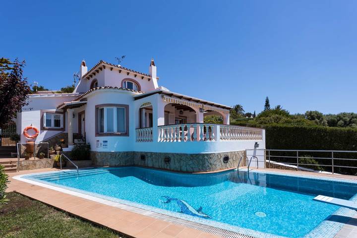 Villa for 7 people, with pool and garden, child-friendly in Platja Son Bou