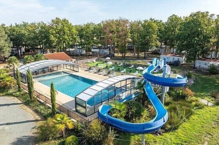 Camping pour 6 personnes à La Boissière-de-Montaigu