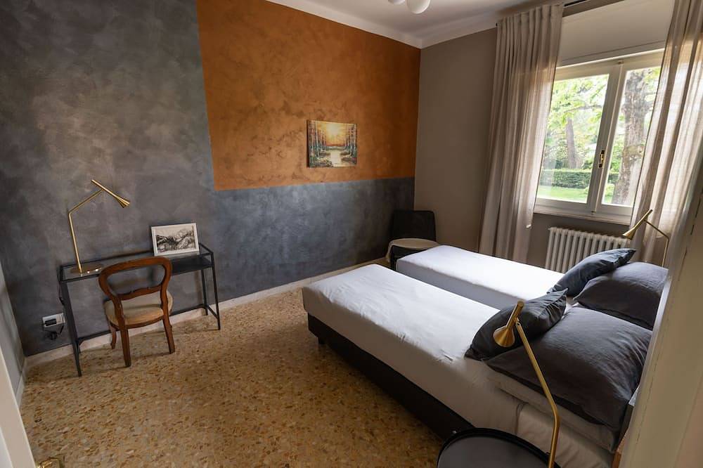 Ganze Wohnung, Tirrenia • 250m from the Beach • House with Terrace and Garden in Tirrenia, Pisa