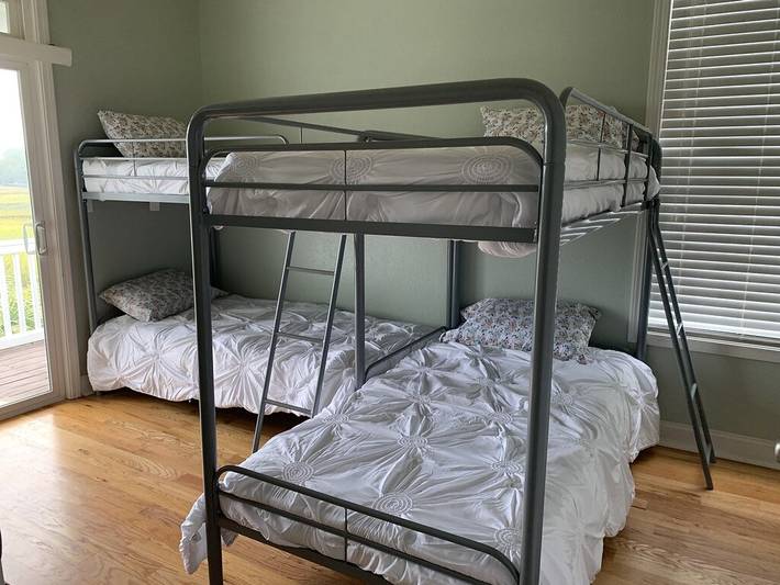 Vacation house for 16 people, with balcony and hot tub in Garden City (SC)