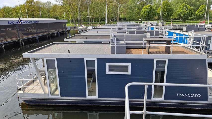 Lodge voor 5 personen, met terras en balkon/terras in Noord-Holland