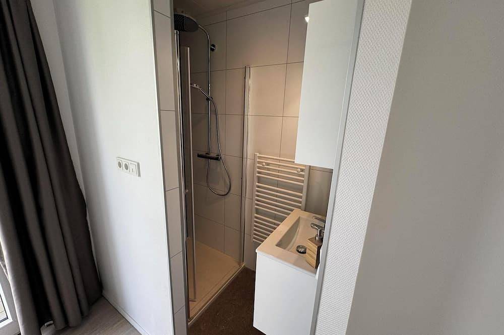 Elegantes Chalet für 4 Personen mit 2 Badezimmern, Terrasse, kostenlosem Wlan und luxuriöser Küche. in IJssel