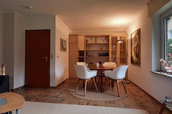 Ganze Wohnung, Ruhige Ferienwohnung am Waldrand mit großem Gartengelände und Terrasse in Böhl (St. Peter-Ording), St. Peter-Ording