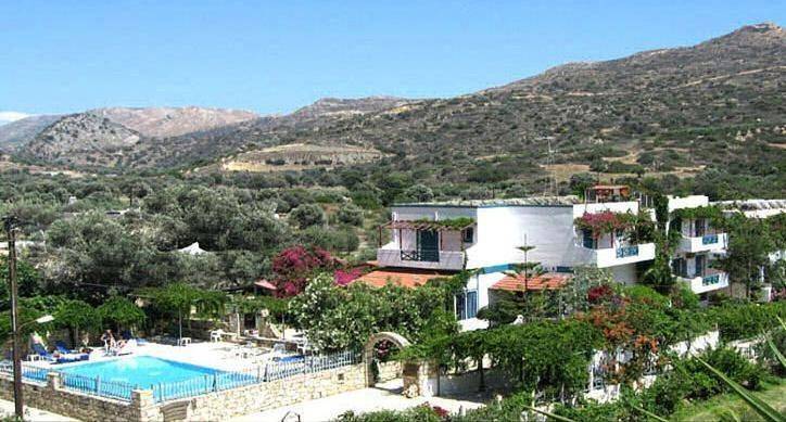 Hôtel pour 2 personnes, avec piscine et terrasse ainsi que jardin et vue