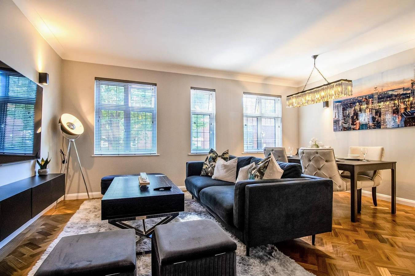 Entire apartment, Luxury 3-Bedroom Flat in Northwood in Hertfordshire