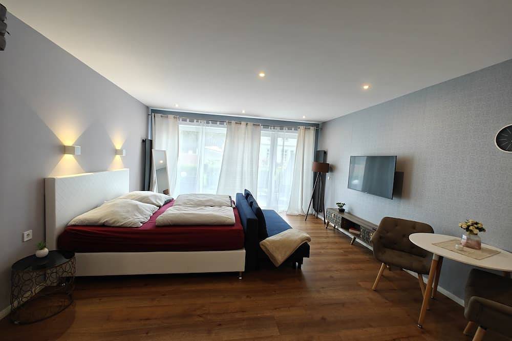 Ganze Wohnung, Moderne Ferienwohnung, eigene Terasse , ruhig gelegen im historischen Hinterhof in Cismar, Grömitz