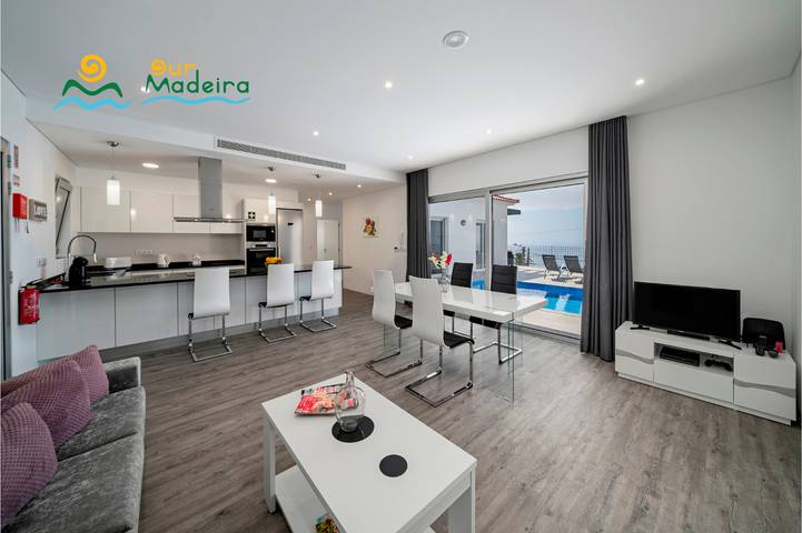 Beautiful Modern Villa in Calheta – Calhetascape in Estreito da Calheta, Madeira