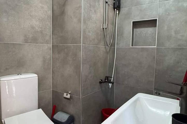 Ganze Wohnung, 1+1 Wohnung mit Privatgarten im Zentrum von Avşa Insel, nah am Meer in Marmararegion