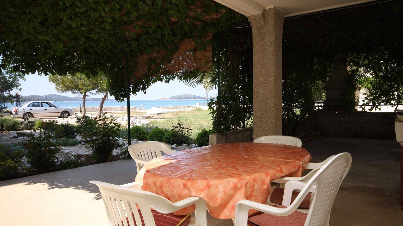 Ganze Ferienwohnung, Ferienwohnung für 5 Personen (46 m²) in Žaborić in Zaboric, Šibenik-Knin