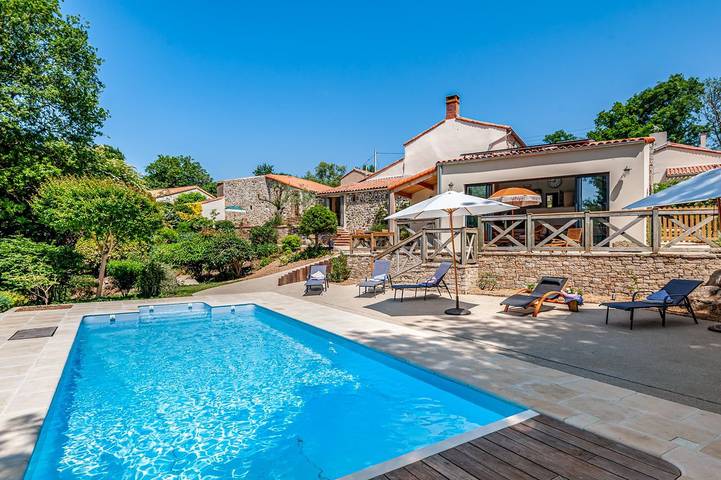 Villa pour 10 personnes, avec jardin et terrasse