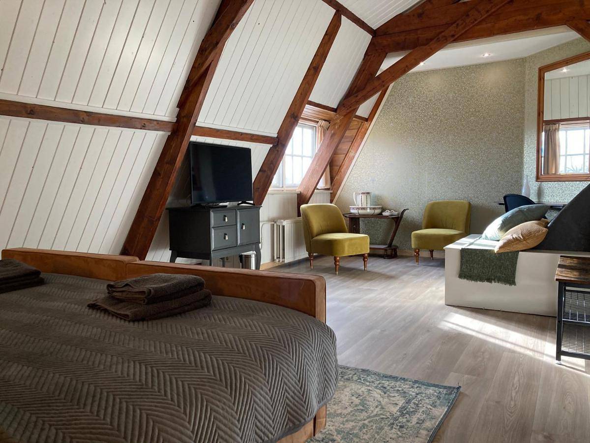 Single Room with Private External Bathroom in Dalfsen, Regio Zwolle