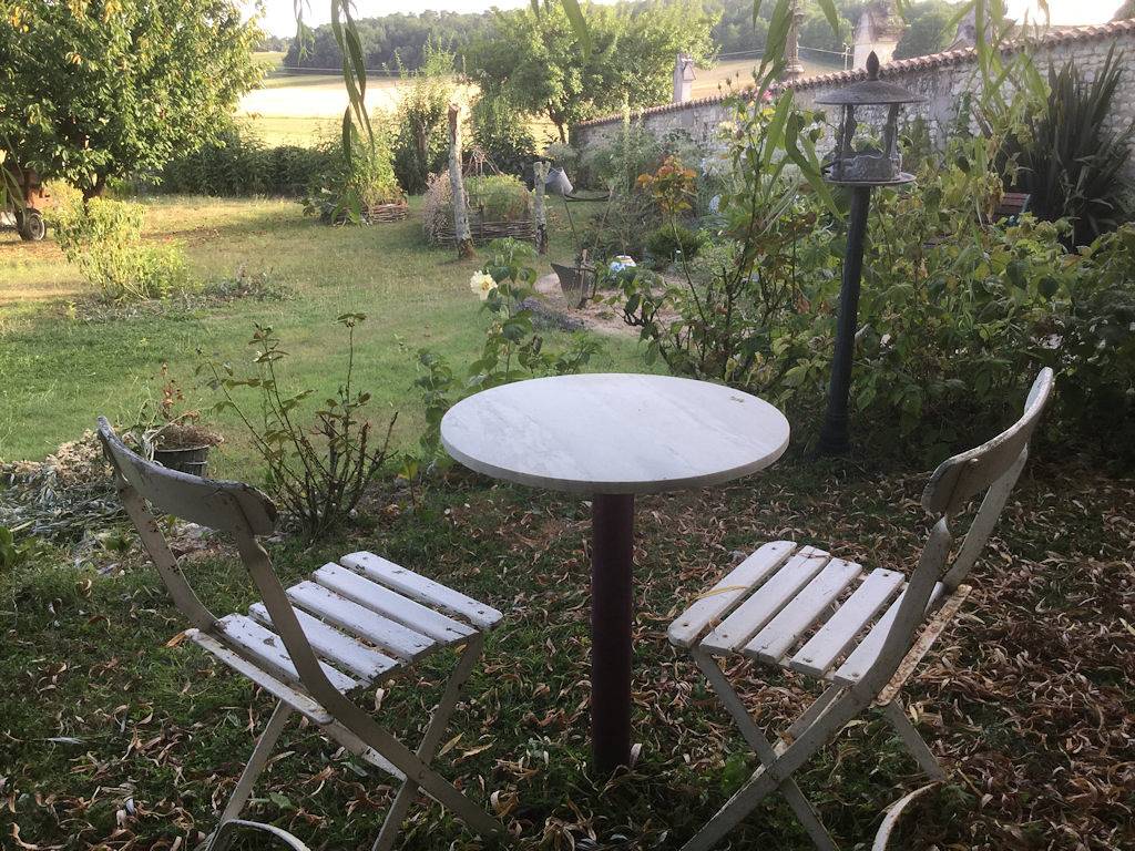 Chambres d’hôtes chez Christine - Chambre Rose in Sousmoulins, Région de Jonzac